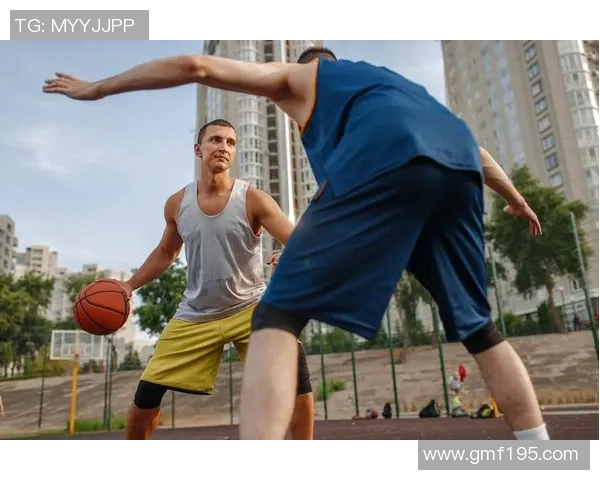 篮球在场地面积和运动热度上超越足球的多重因素分析 篮球在场地面积和运动热度上超越足球的多重因素分析